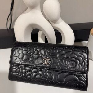 CHANEL Black Embossed camellia lambskin  Floral Leather Wallet